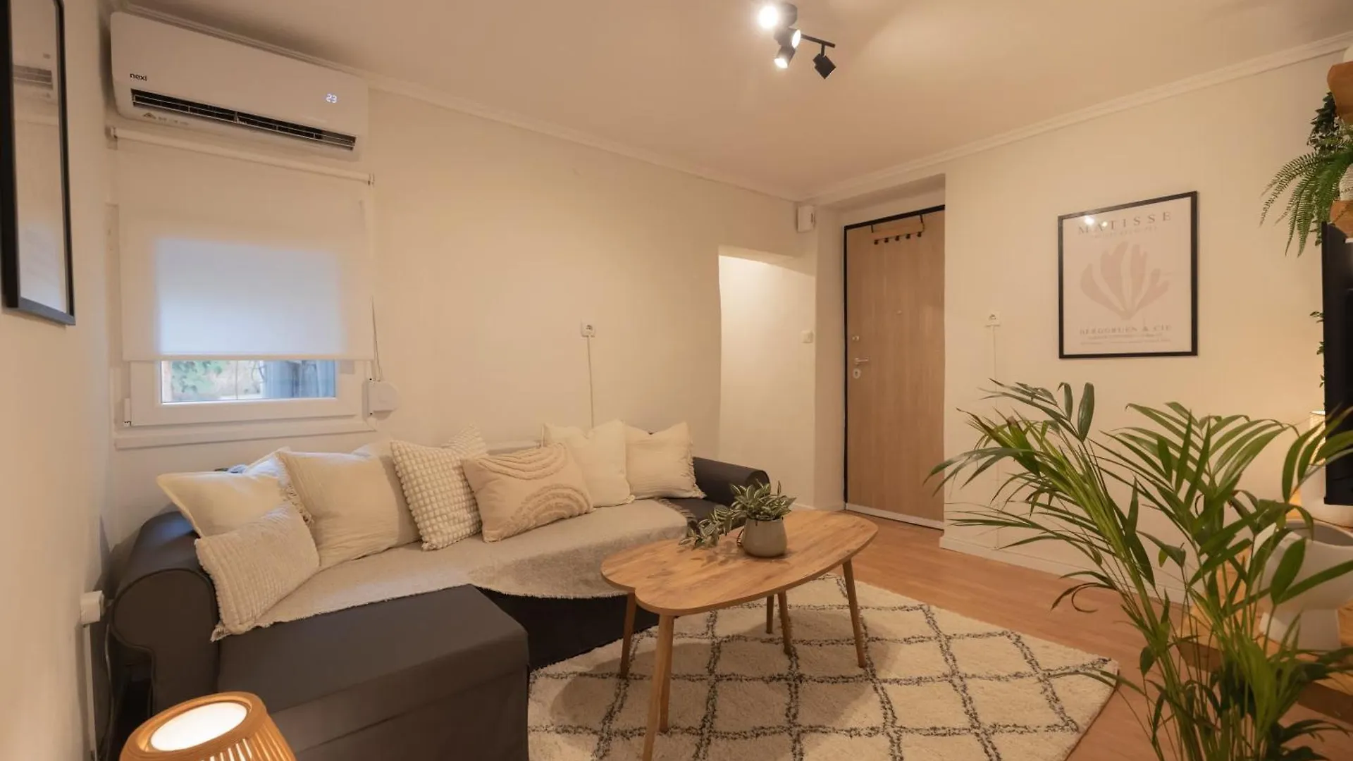 The Cozy Nest Apartment In The City Center 테살로니키